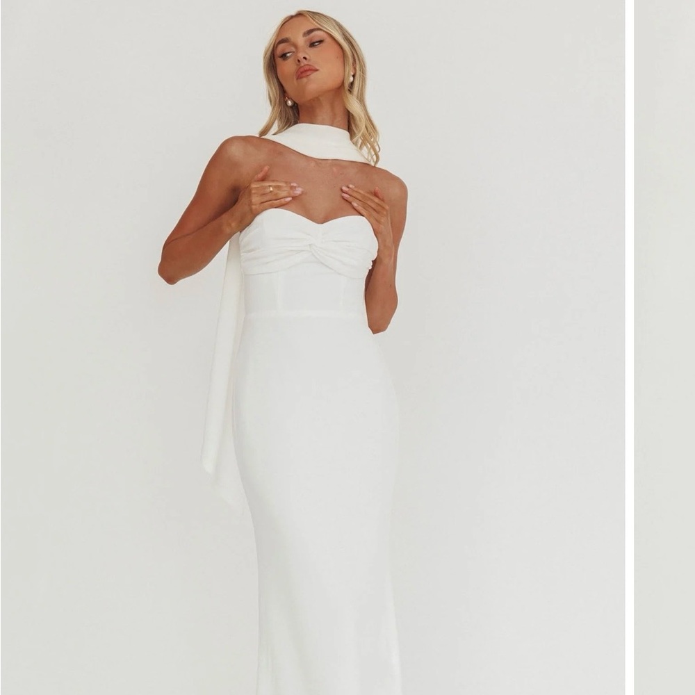 Selfie Leslie White Maxi Dress